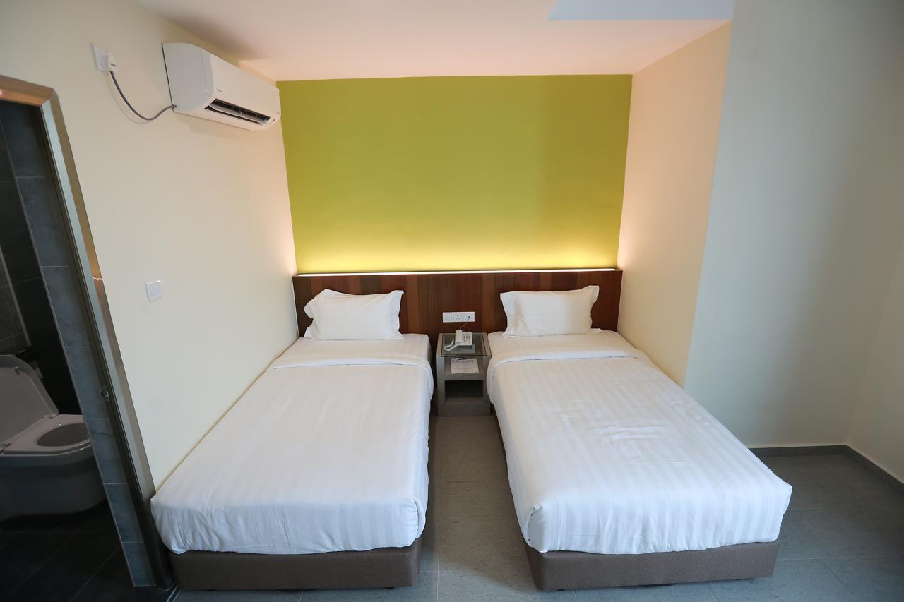 Pantai Regal Boutique Hotel Kuantan Extérieur photo